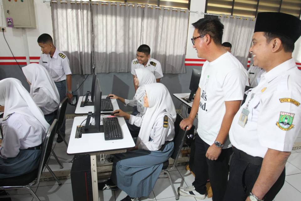 Tingkatkan Kompetensi Siswa, SMKN 2 Tangsel Perkuat Pembelajaran Berbasis Teknologi